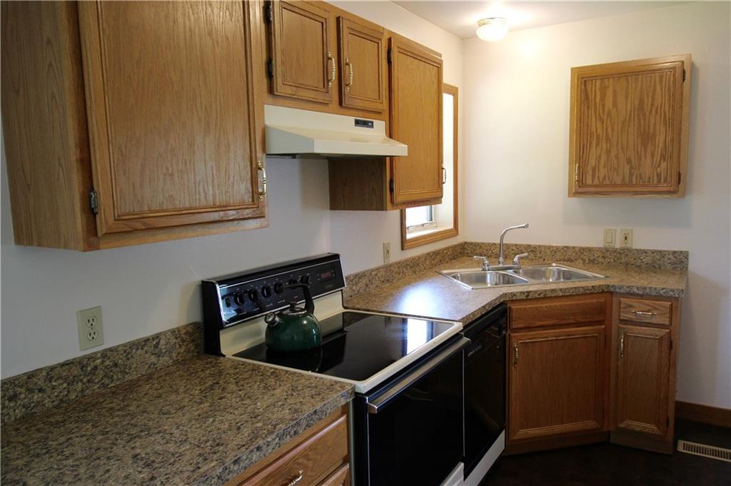 1057 Stevenson Road Grove City, PA 16127 - Photo 2 of 20