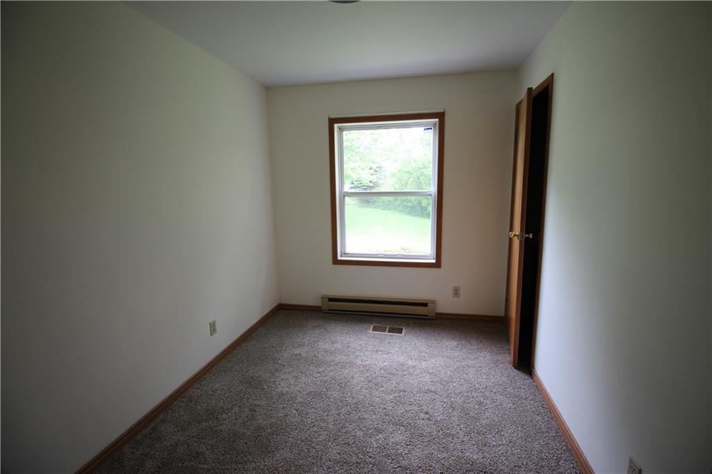 1057 Stevenson Road Grove City, PA 16127 - Photo 13 of 20