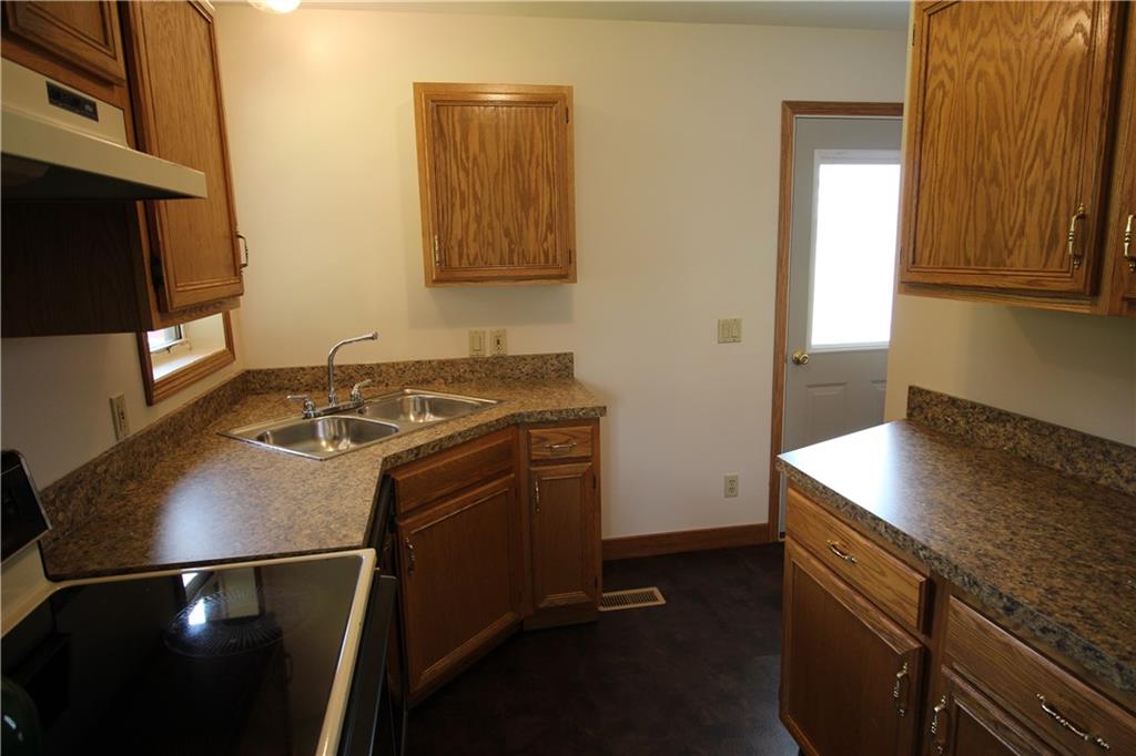 1057 Stevenson Road Grove City, PA 16127 - Photo 3 of 20