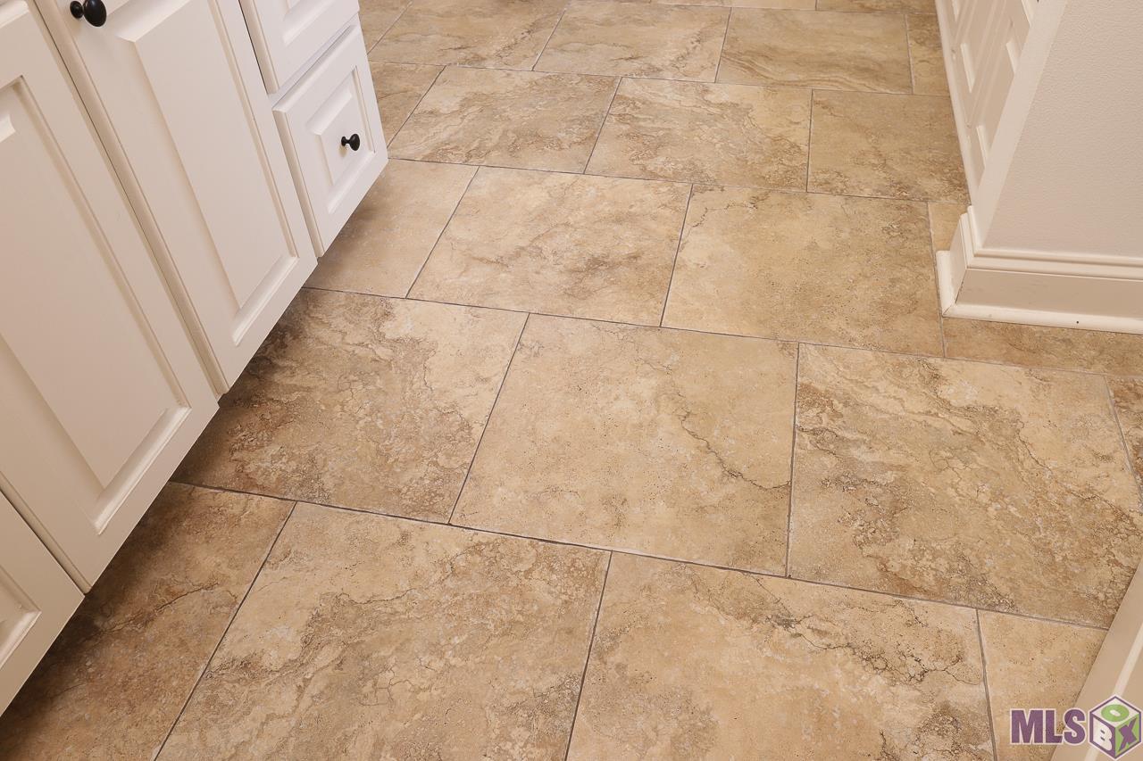 8161 Seville Court Baton Rouge, LA 70820 - Photo 12 of 44