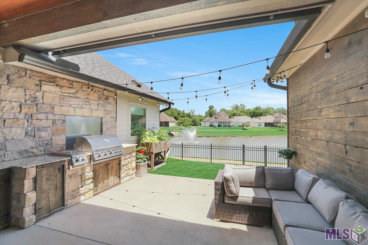 8161 Seville Court Baton Rouge, LA 70820 - Photo 3 of 44