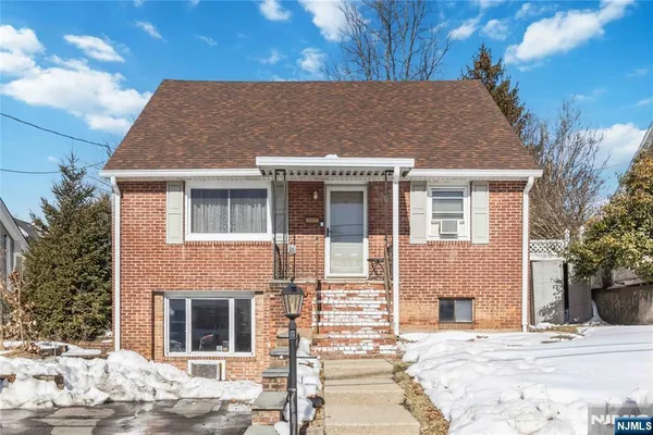 $500,000 | 16 Seminole Avenue, Dumont, NJ 07628