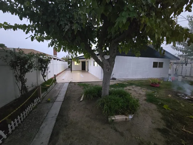 $350,000 | 25323 West Scaggs Avenue, Tranquillity, CA 93668