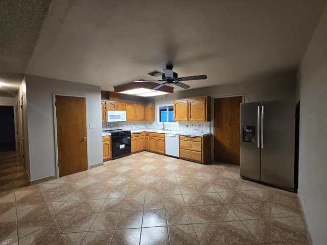 $350,000 | 25323 West Scaggs Avenue, Tranquillity, CA 93668