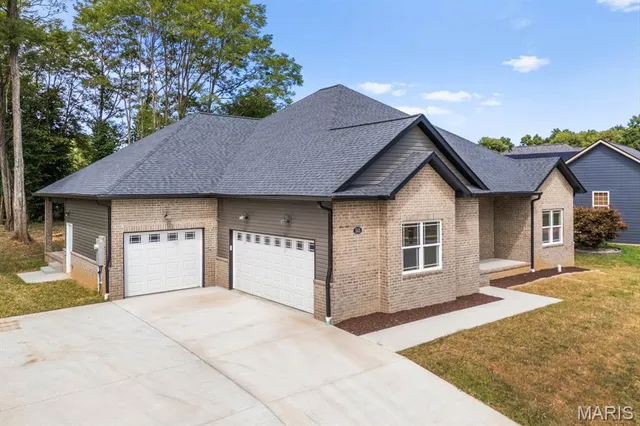 $550,000 | 513 Ingleside Lane, O'Fallon, IL 62269