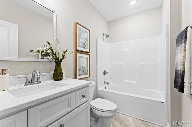 $550,000 | 513 Ingleside Lane, O'Fallon, IL 62269