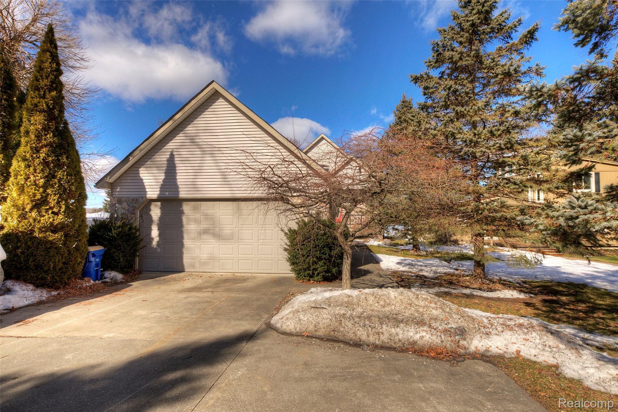 7154 Hatchery Road Waterford, MI 48327 - Photo 30 of 80 DETACHED OVERSIZED GARAGE