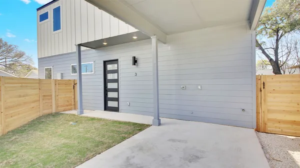 $3,550 | 7208 Providence Avenue, Unit 3, Austin, TX 78752