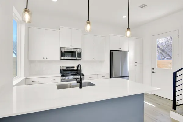 $3,550 | 7208 Providence Avenue, Unit 3, Austin, TX 78752