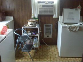 326 Peters Hollow Road Elizabethton, TN 37643 - Photo 5 of 9 over sized laundry room