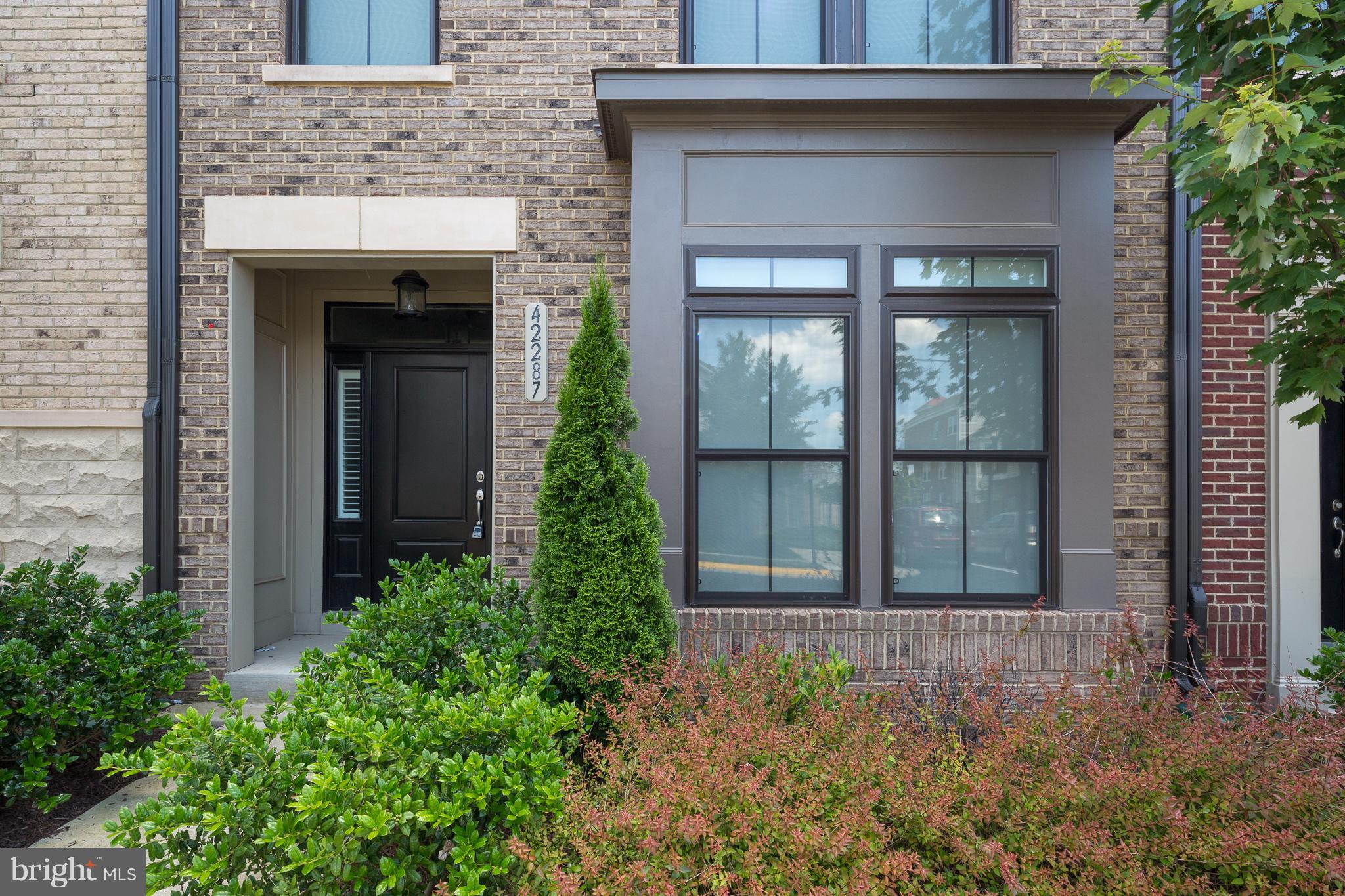 42287 Riggins Ridge Terrace Ashburn, VA 20148 - Photo 3 of 27 WELCOME HOME 42287 RIGGINS RIDGE