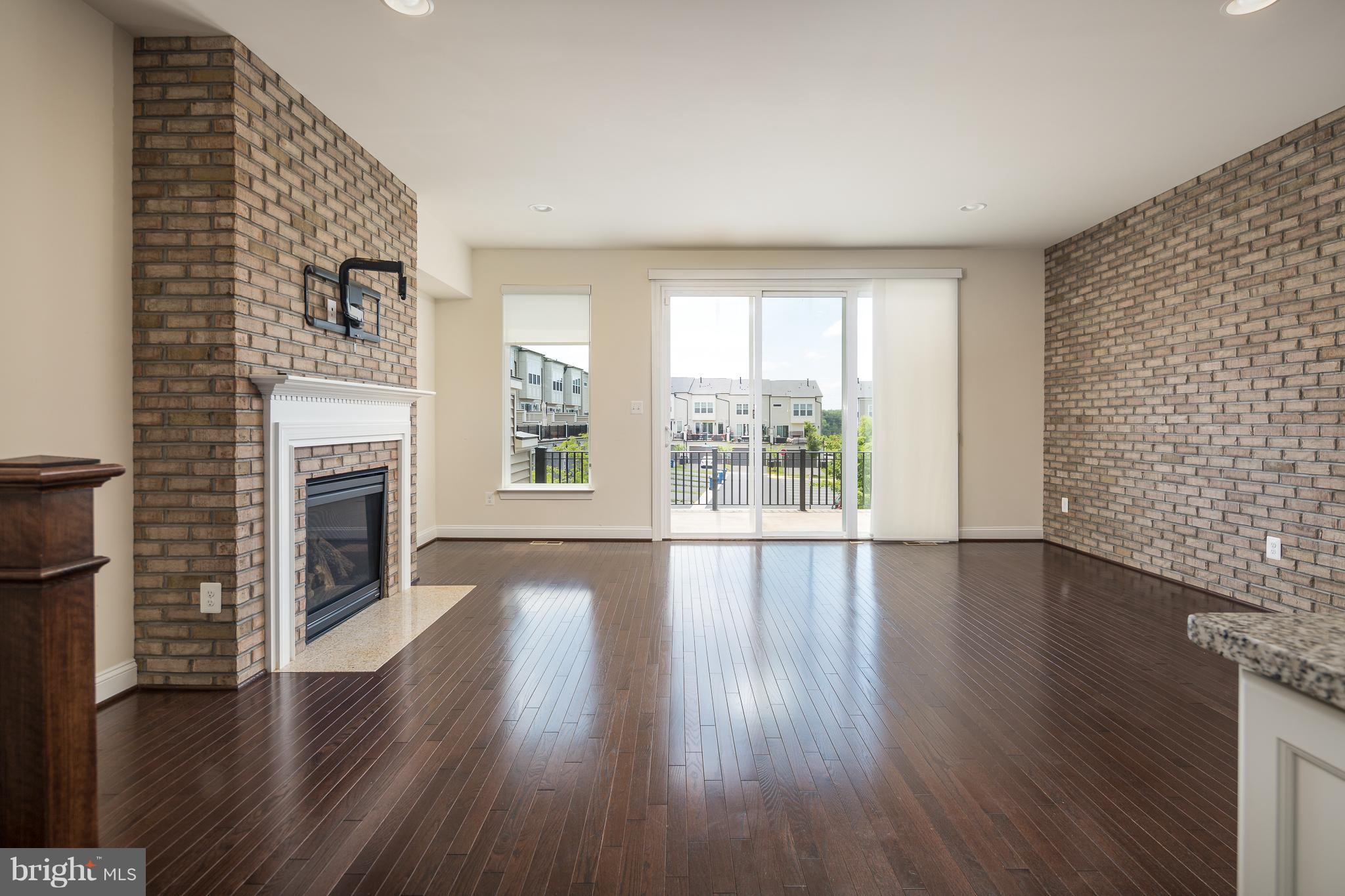 42287 Riggins Ridge Terrace Ashburn, VA 20148 - Photo 8 of 27 Family Room