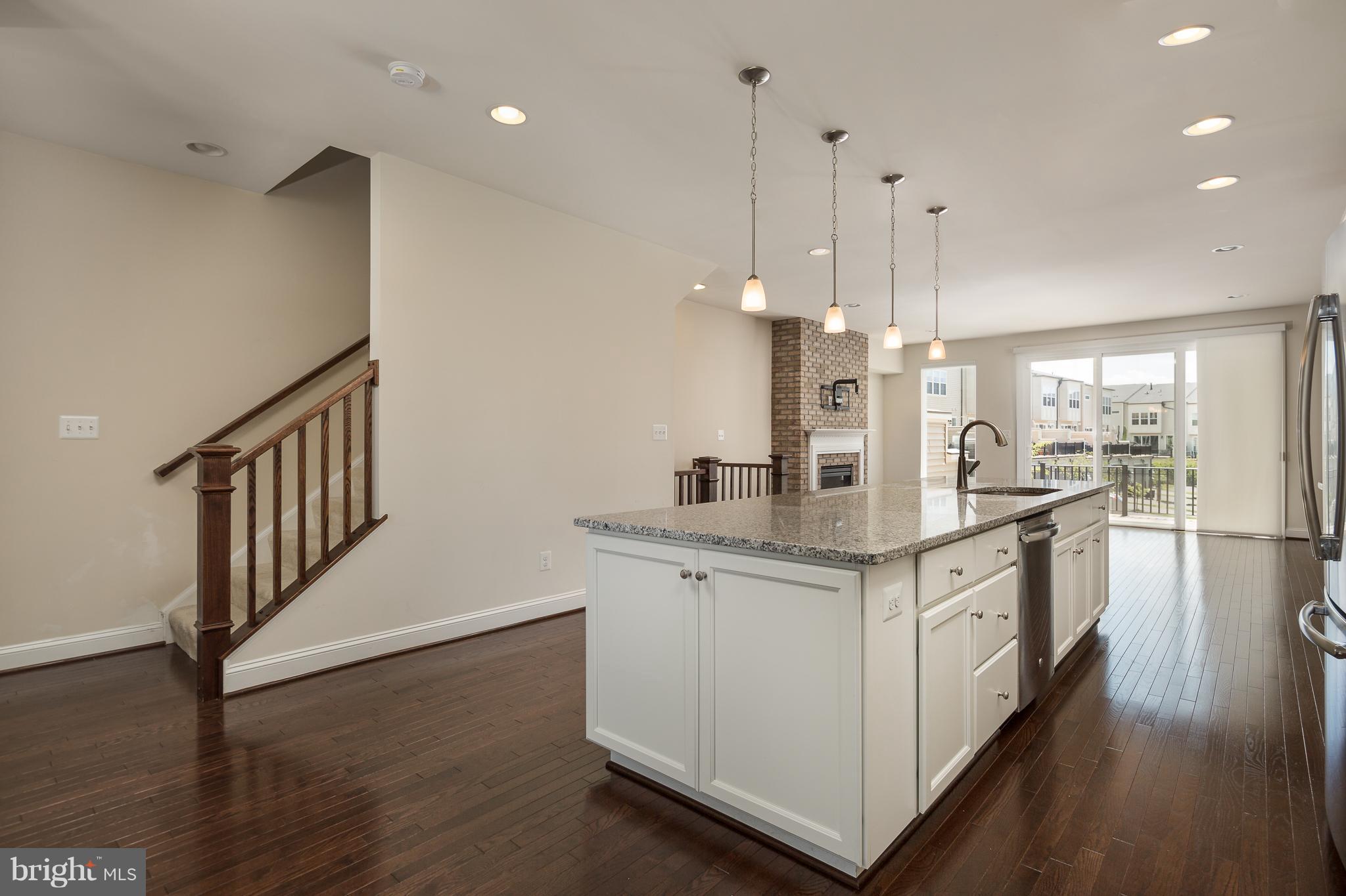 42287 Riggins Ridge Terrace Ashburn, VA 20148 - Photo 10 of 27 STUNNING KITCHEN WITH ISLAND