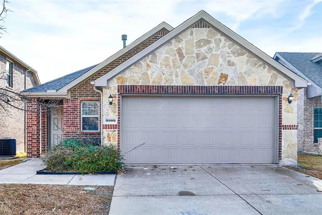 $2,400 | 9909 Timber Wolf Lane, McKinney, TX 75071