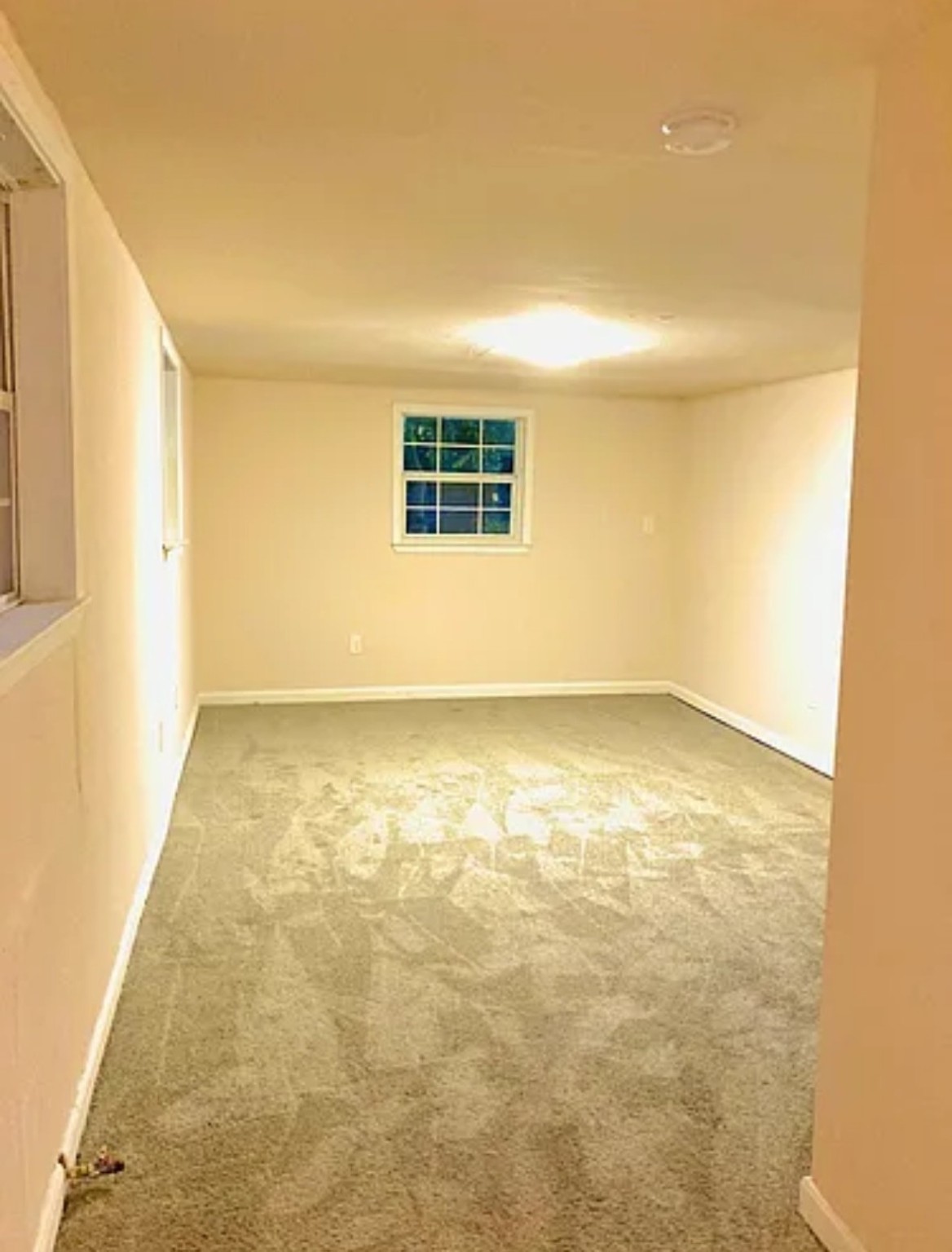 7339 Mountbatten Road Houston, TX 77033 - Photo 25 of 33 a view of an empty room