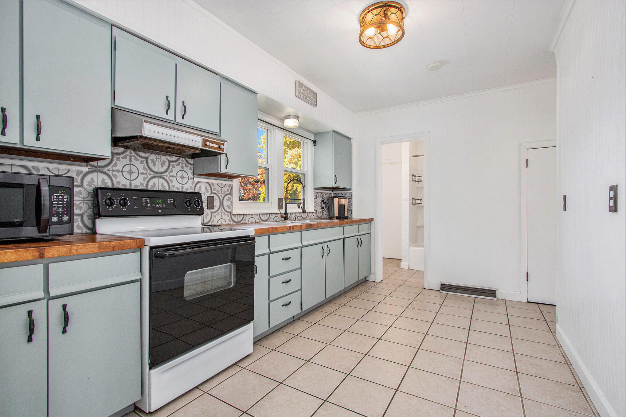 703 Main Street Dowagiac, MI 49047 - Photo 9 of 18 008_file_241