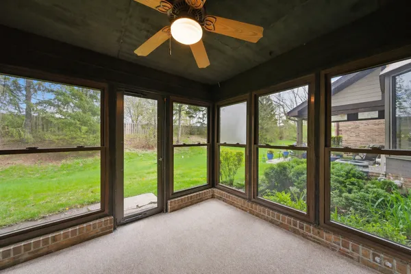 $385,000 | 1661 Carmel Court, Hoffman Estates, IL 60169