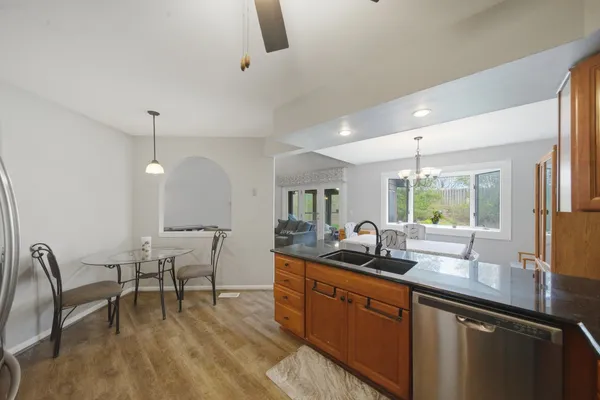 $385,000 | 1661 Carmel Court, Hoffman Estates, IL 60169