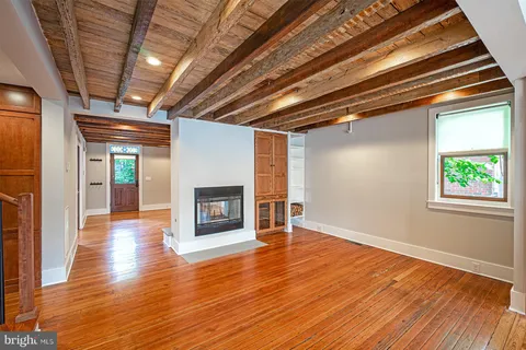 $7,995 | 325 D Street Southeast, Washington, DC 20003