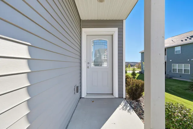 $339,900 | 6564 Genevieve Trail, Cottage Grove, MN 55016