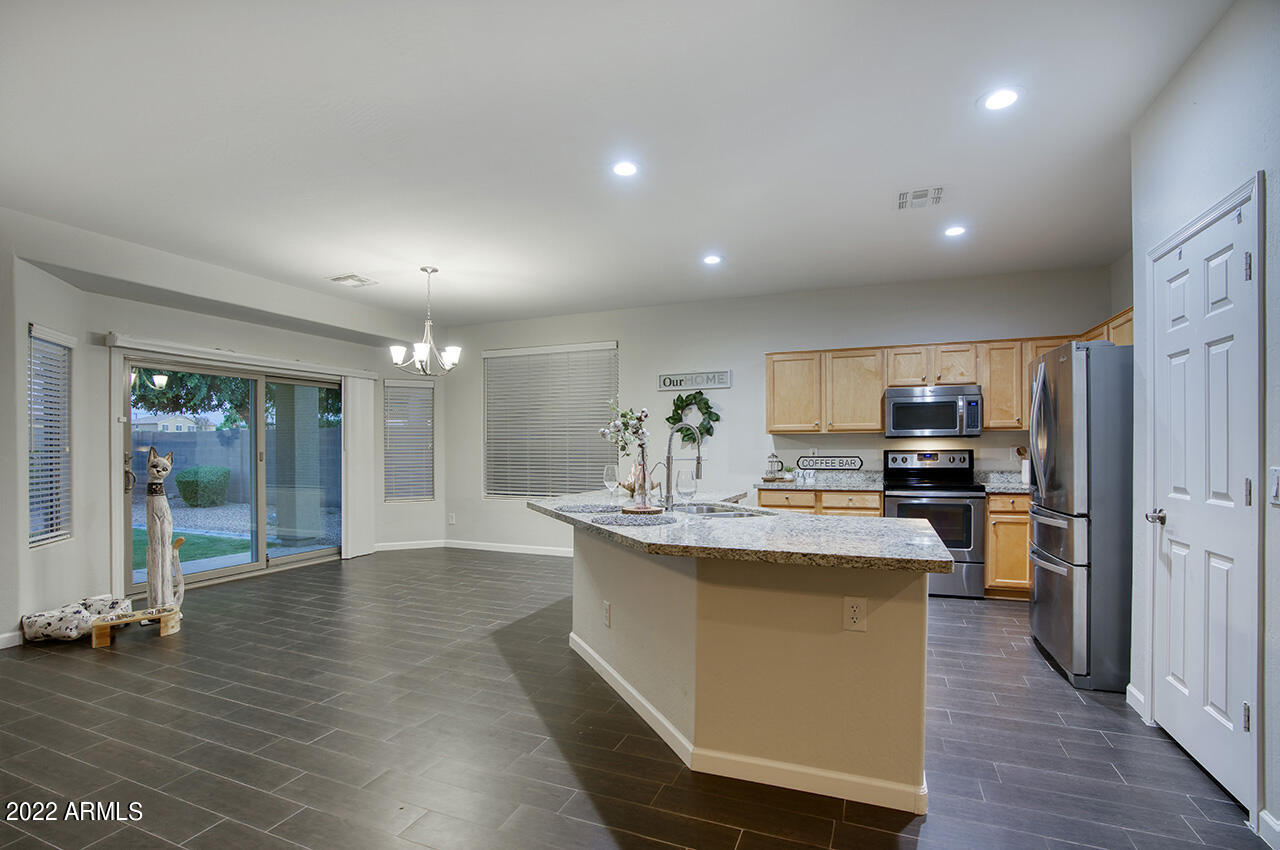 4211 South Martingale Road Gilbert, AZ 85297 - Photo 5 of 24 martingale_05