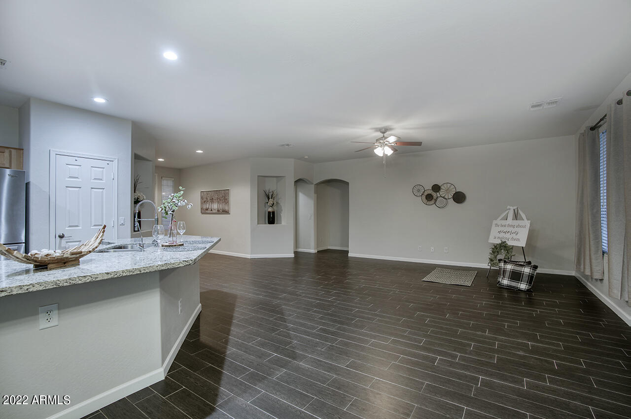 4211 South Martingale Road Gilbert, AZ 85297 - Photo 9 of 24 martingale_09