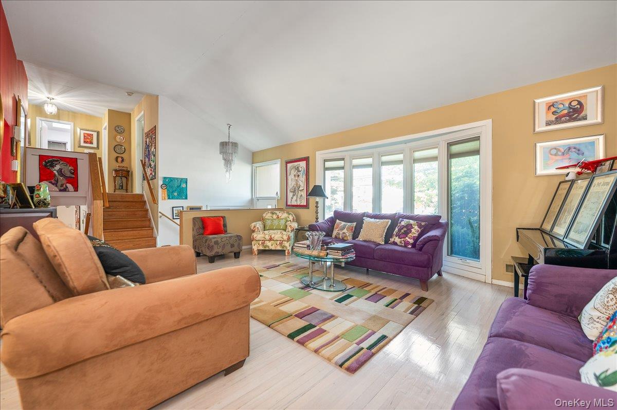239 Hungry Harbor Road Valley Stream, NY 11581 - Photo 5 of 29