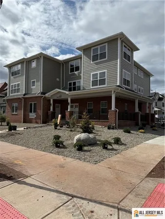 $2,900 | 251 Livingston Avenue, Unit 106, New Brunswick, NJ 08901