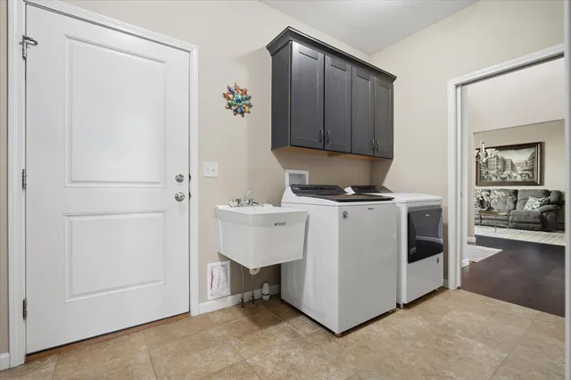 $479,900 | 1529 Stoneroller Circle, Bloomington, IL 61705