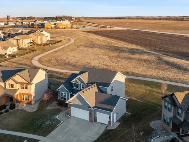 $479,900 | 1529 Stoneroller Circle, Bloomington, IL 61705