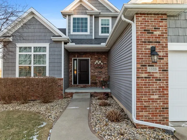 $479,900 | 1529 Stoneroller Circle, Bloomington, IL 61705