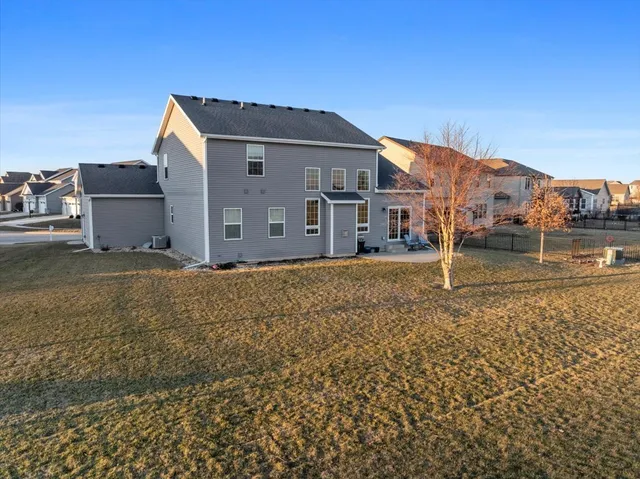 $479,900 | 1529 Stoneroller Circle, Bloomington, IL 61705