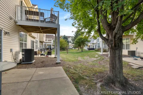 $325,000 | 2327 Georgetown Circle, Aurora, IL 60503