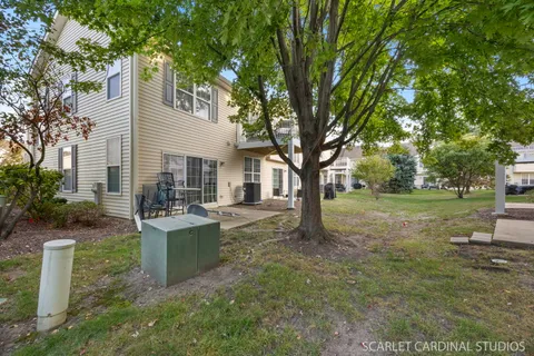 $325,000 | 2327 Georgetown Circle, Aurora, IL 60503