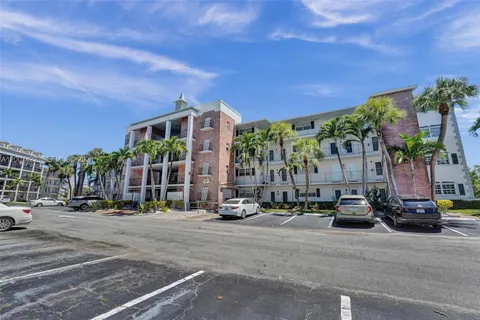 $229,900 | 455 Paradise Isle Boulevard, Unit 104, Hallandale Beach, FL 33009
