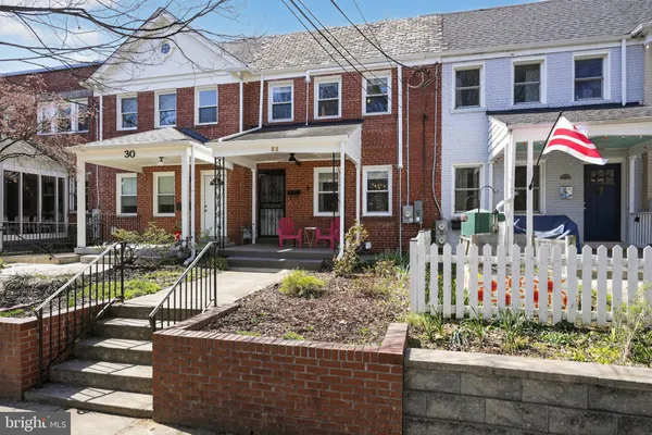 $3,800 | 32 Farragut Place Northwest, Washington, DC 20011