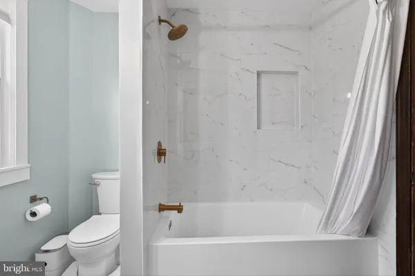 $3,800 | 32 Farragut Place Northwest, Washington, DC 20011