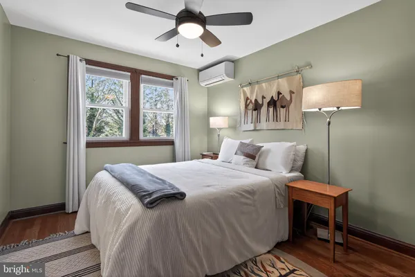 $3,800 | 32 Farragut Place Northwest, Washington, DC 20011