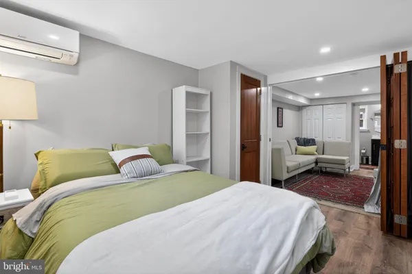 $3,800 | 32 Farragut Place Northwest, Washington, DC 20011