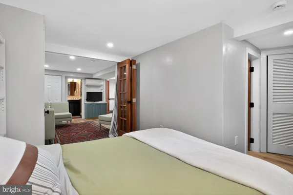 $3,800 | 32 Farragut Place Northwest, Washington, DC 20011