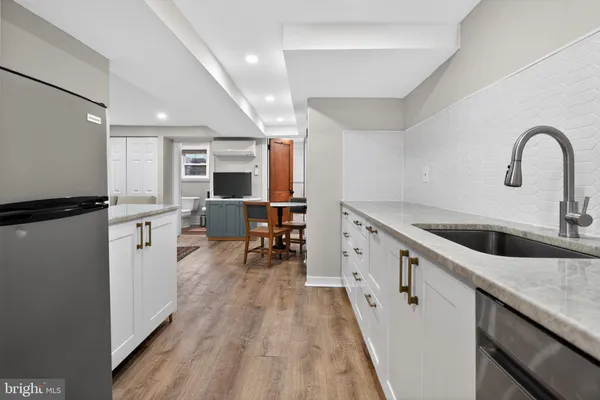 $3,800 | 32 Farragut Place Northwest, Washington, DC 20011