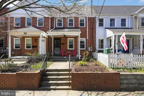 $3,800 | 32 Farragut Place Northwest, Washington, DC 20011