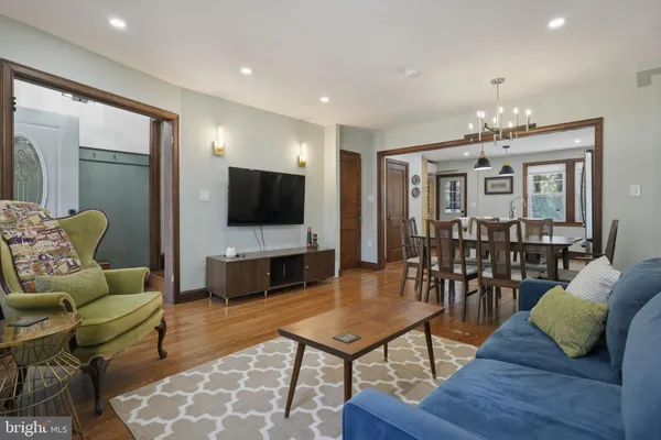 $3,800 | 32 Farragut Place Northwest, Washington, DC 20011