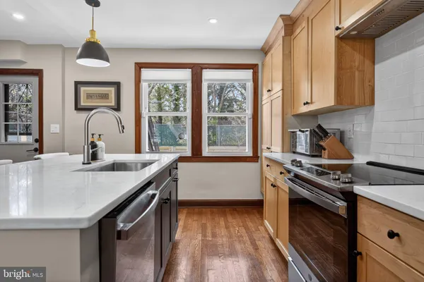 $3,800 | 32 Farragut Place Northwest, Washington, DC 20011