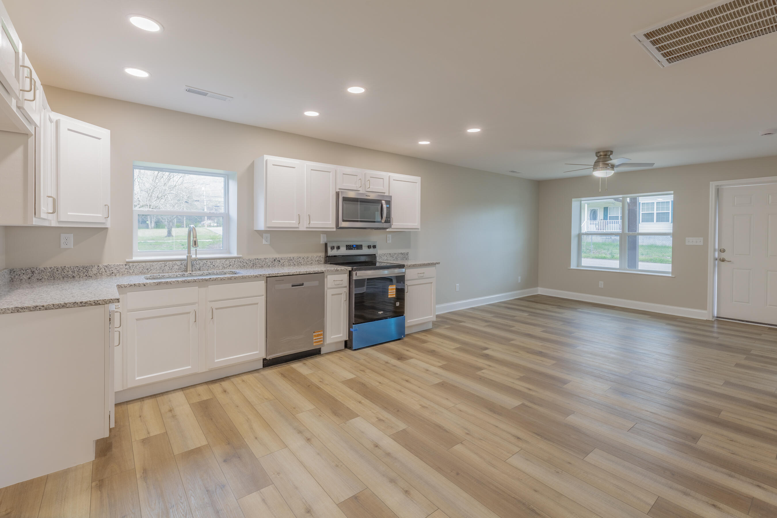278 West Michigan Avenue Whitwell, TN 37397 - Photo 6 of 33 278 E Michigan HD-21