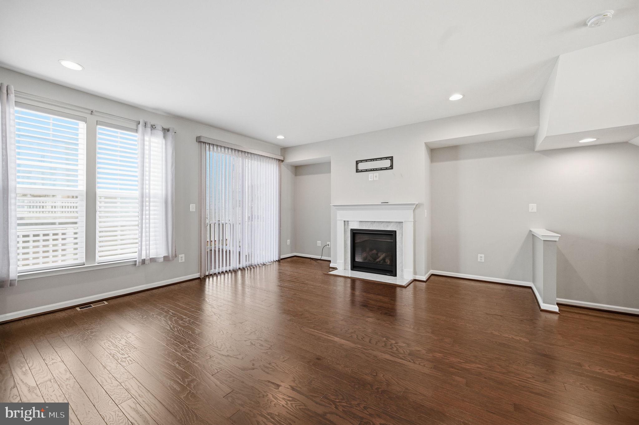 650 Aspen Road, Unit 108 Stafford, VA 22554 - Photo 7 of 26 Bright and inviting living space.