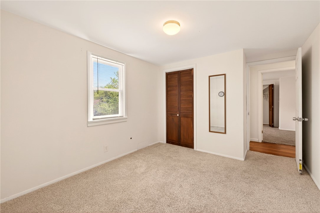 129 Wyndham Road Rochester, NY 14612 - Photo 18 of 31