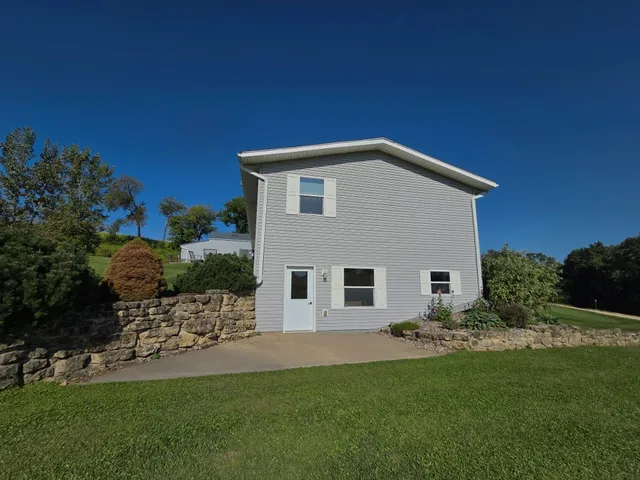 $399,900 | 61988 Wildwood Drive, Prairie du Chien, WI 53821