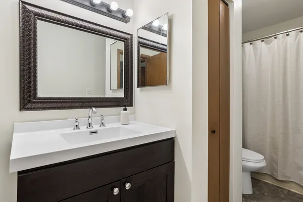 $294,900 | 513 East Avenue, Unit 513, Streamwood, IL 60107
