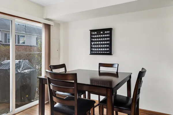 $294,900 | 513 East Avenue, Unit 513, Streamwood, IL 60107